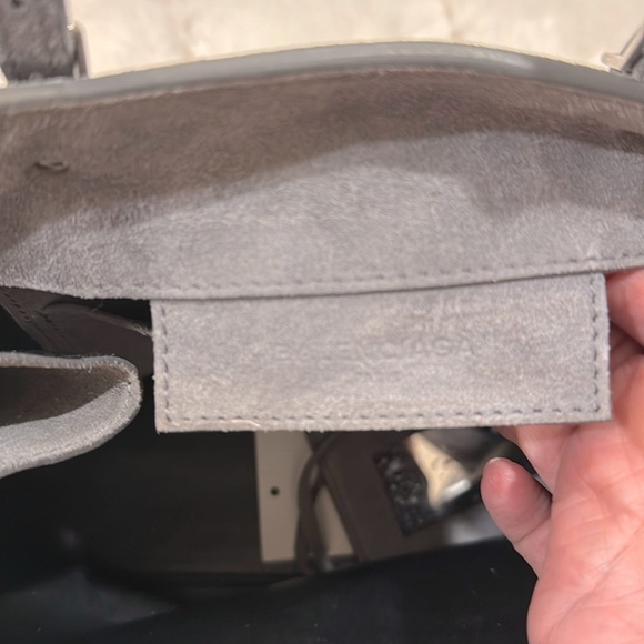 🚨SOLD🚨Balenciaga Papier Plate A6 Mini Suede Tote - Picture 5 of 12